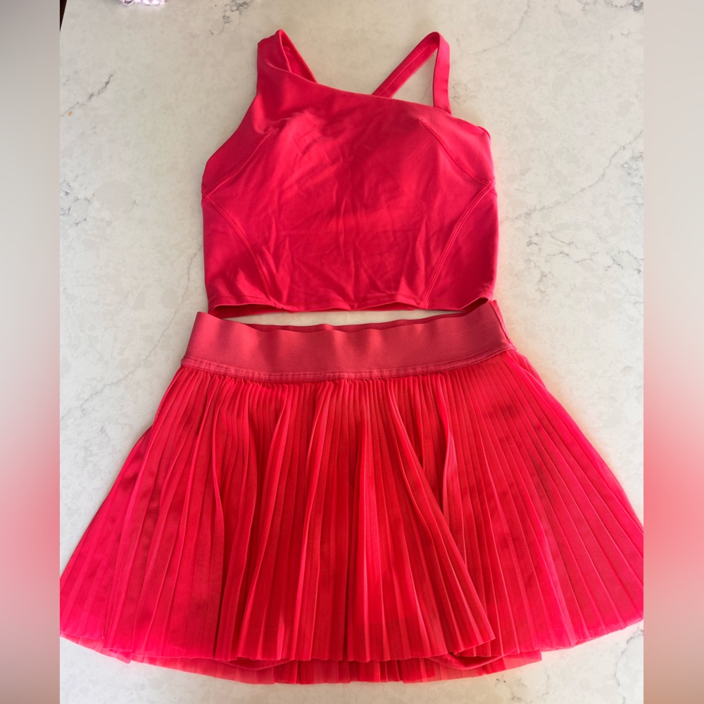 Lululemon Mesh Pleats Mid Rise Mini Tennis Skirt size 4 Lip Gloss LIPG